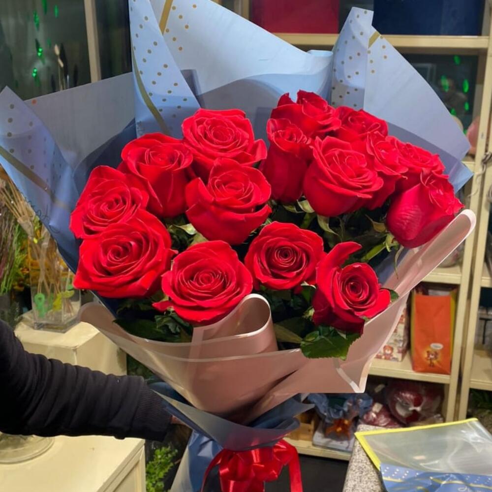 Букет из высоких роз