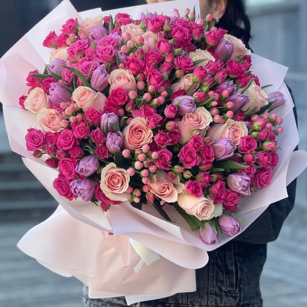 Букет с розой и тюльпанами