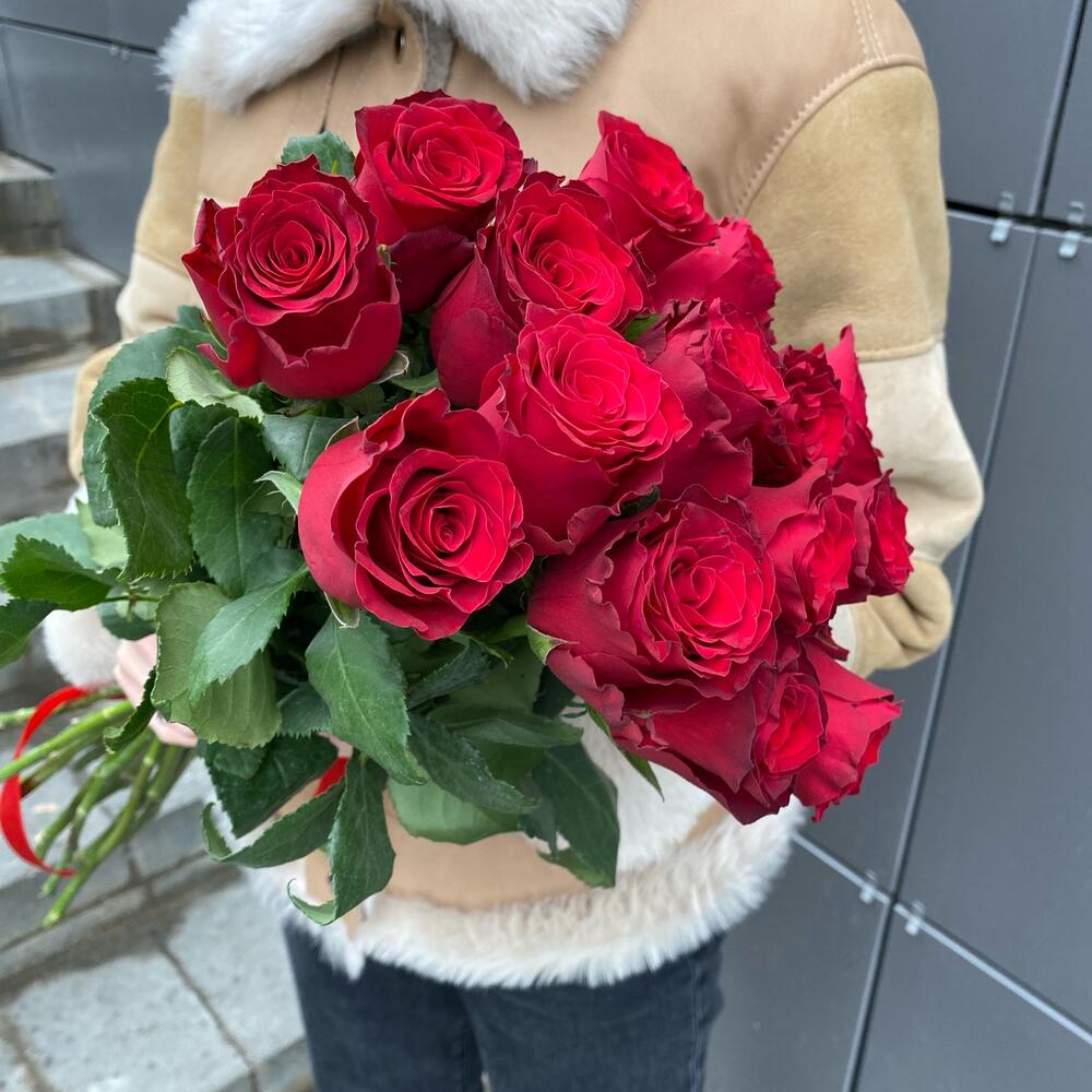 15 импортных роз